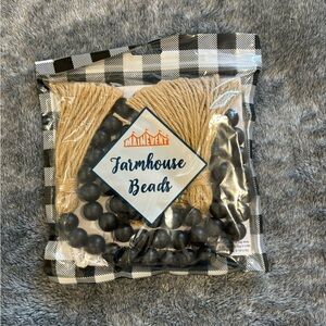 Black Beads, Table Decor